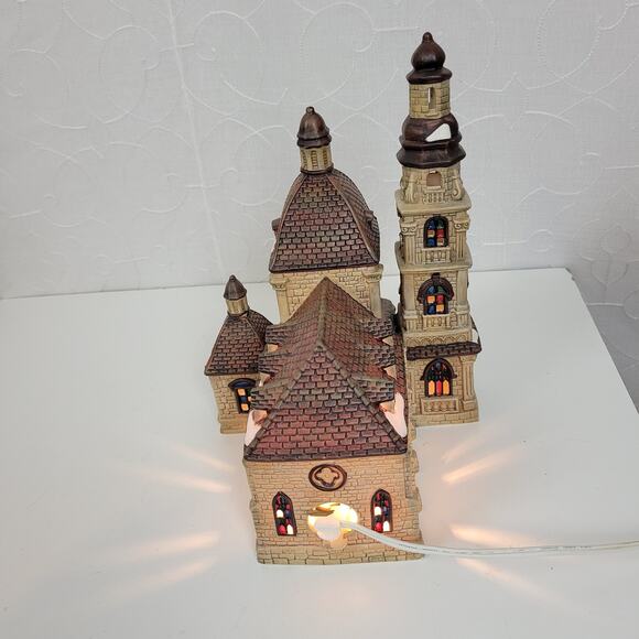 Santa's Workbench Classic Porcelain Lighted House St Mary's Cathedral 479-3998 - Picture 9 of 16